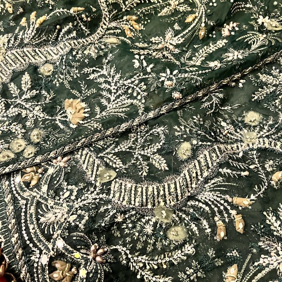 Brand new suffuse outfit - Picture 2 of 6